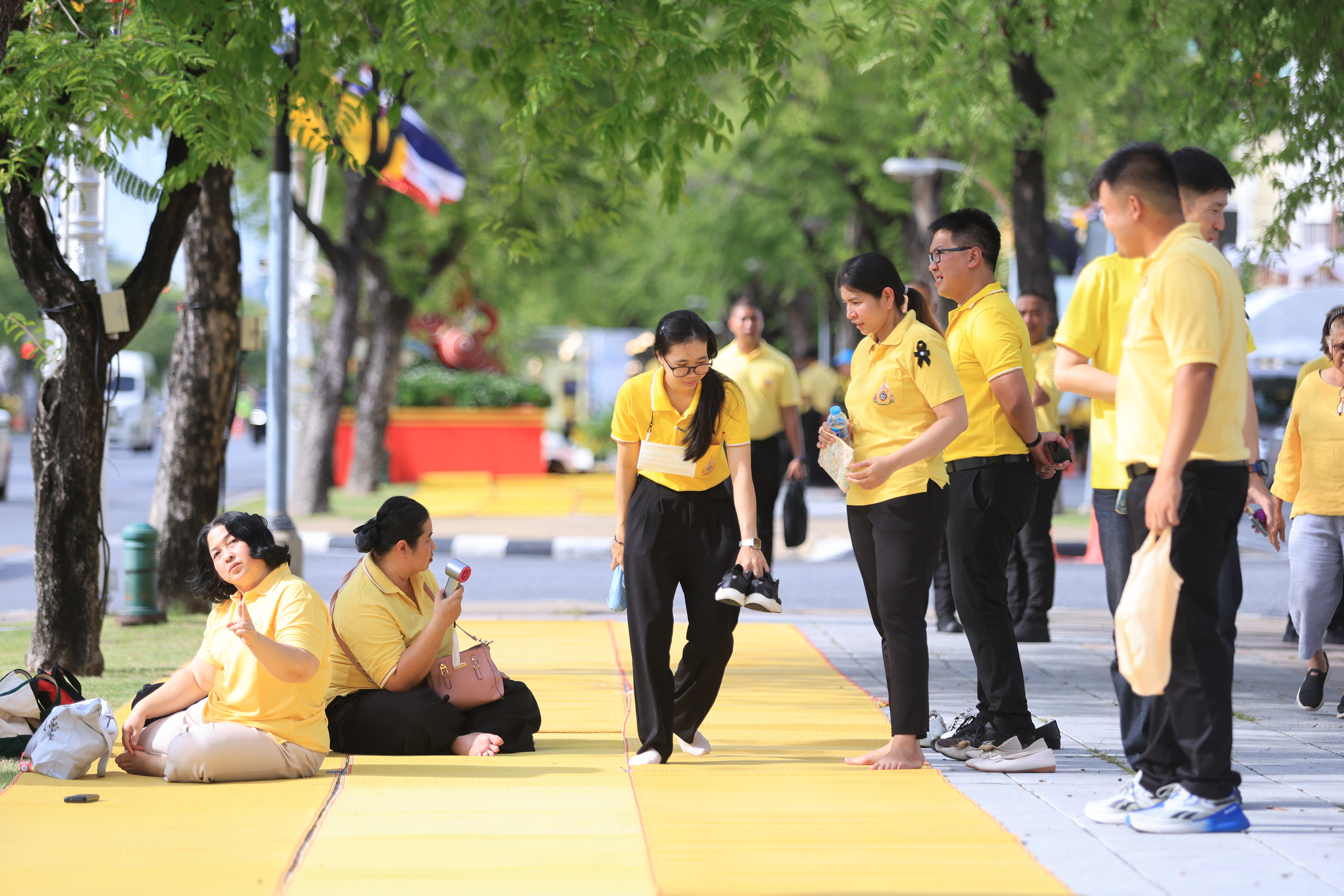 title - ส.ป.ก. ร่วมเฝ้ารับเสด็จฯ พระบาทสมเด็จพระเจ้าอยู่หัว และ สมเด็จพระนางเจ้า ฯ พระบรมราชินี เนื่องในโอกาสเสด็จพระราชดำเนินไปในการ พระราชพิธีเฉลิมพระชนมพรรษา 28 กรกฎาคม 2569